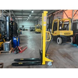 YALE 3166100|Apilador manual a pie 1000 kg | GAM Online